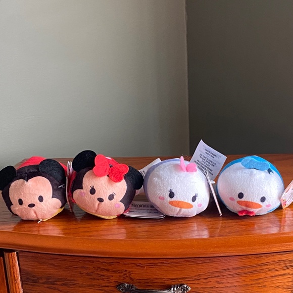 Disney Tsum Tsum Plush Set - Black, Red, White, Blue - Picture 1 of 4
